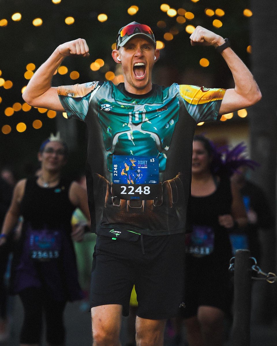 ChrisFarrell's tweet image. The #rundisney Wine and Dine Half was amazing! Watch the video recap on the Chris Tries Tri YouTube channel. youtube.com/channel/UC6cLO…