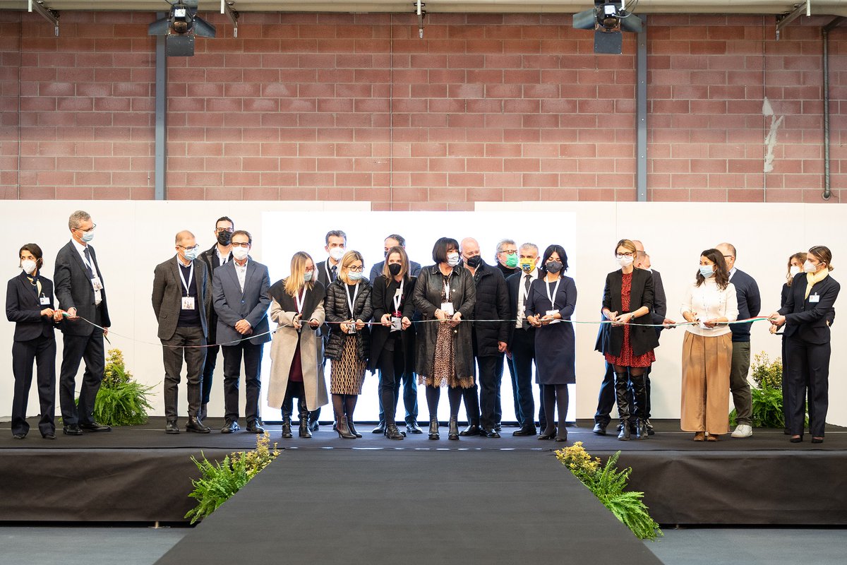 CamComModena's tweet photo. Si chiude oggi #11novembre a #ModenaFiere l’evento #fashion #ModaMakers con anteprime Autunno Inverno 22-23. Da domani le collezioni saranno consultabili su https://t.co/nHqXgUjvK9 fino alla prossima edizione PrimaveraEstate 2023
@ModaMakersItaly @CarpiFashionSys @ComuneCarpi https://t.co/G8o1sygGHw