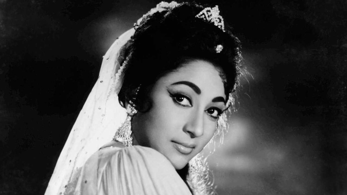 cinestaan's tweet photo. #MalaSinha’s finest roles – 85th birthday special

#Pyaasa #DhoolKaPhool #Gumrah #Bahurani 

Read more: https://t.co/jjsbPIYyUN https://t.co/zEPVWApUla