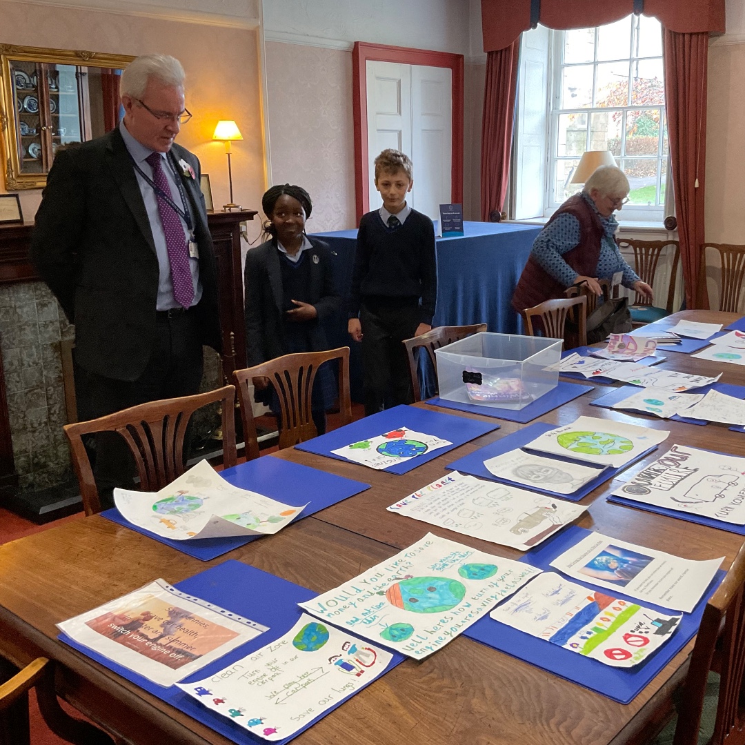 Ackworth_School's tweet photo. Global Committee met on Wednesday with our visiting friend Zephryine and Mr Maree to present the winners of our air pollution poster competition. Congratulations to our winners Freya, Annie, &amp; India

#UKBoardingSchool #Environmentalism #GlobalCommittee #CoramHouse #COP26 https://t.co/B1TScu4iNz