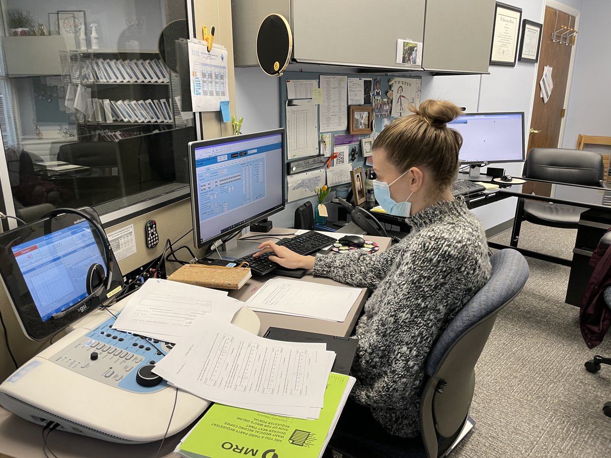 Team Highlight: Victoria Sweeney (<a href="/UNC_ENT/">UNC Otolaryngology/Head & Neck Surgery</a> Research Assistant &amp; AuD trainee) is investigating the need for speech perception materials for children who meet expanded #cochlearimplant indications. #UNCResearchWeek #AuDpeeps <a href="/UNCPedsCIs/">Children's CI @ UNC</a> <a href="/UNC/">The University of North Carolina at Chapel Hill</a>Research <a href="/UNC_SAA/">UNC SAA</a> <a href="/UNC_SOM/">UNC School of Medicine</a> @UNC