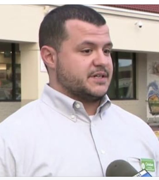 JanineWPLG's tweet photo. LIFE-SAVING PUBLIX MANAGER @Publix manager is being praised by a Miramar family for saving their son’s life. #exclusive @WPLGLocal10  STORY HERE: https://t.co/W9Lm9R0sYh https://t.co/YfnmdF1Q8Z