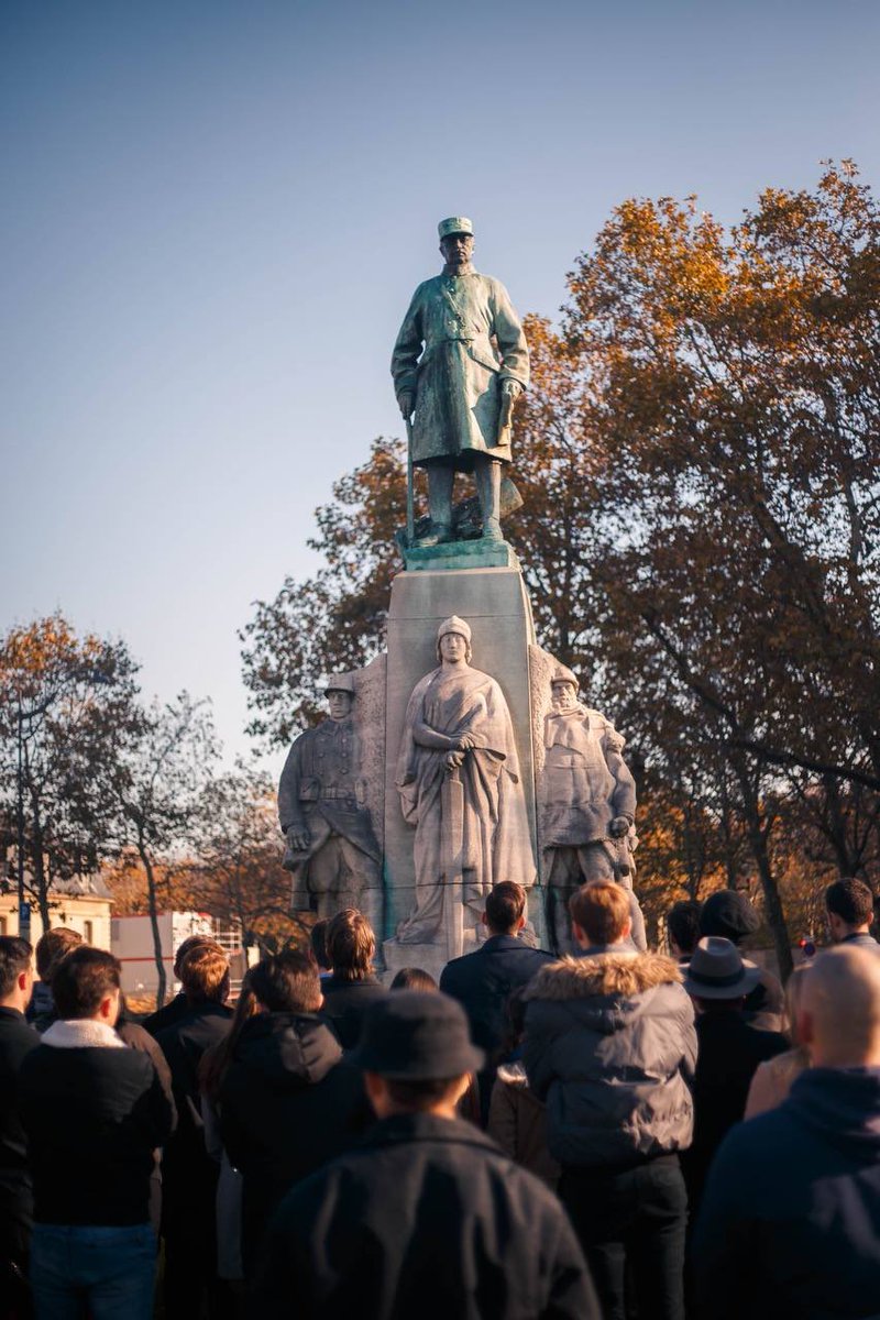 CocardeEtud's tweet photo. Nous avons voulu rendre hommage aux soldats Français morts pour la France en 1914-1918. Leur sacrifice pour une terre française et libre nous parle aujourd’hui avec une émotion et une résonance particulières. #11Novembre 🇫🇷 https://t.co/edujKzilbZ
