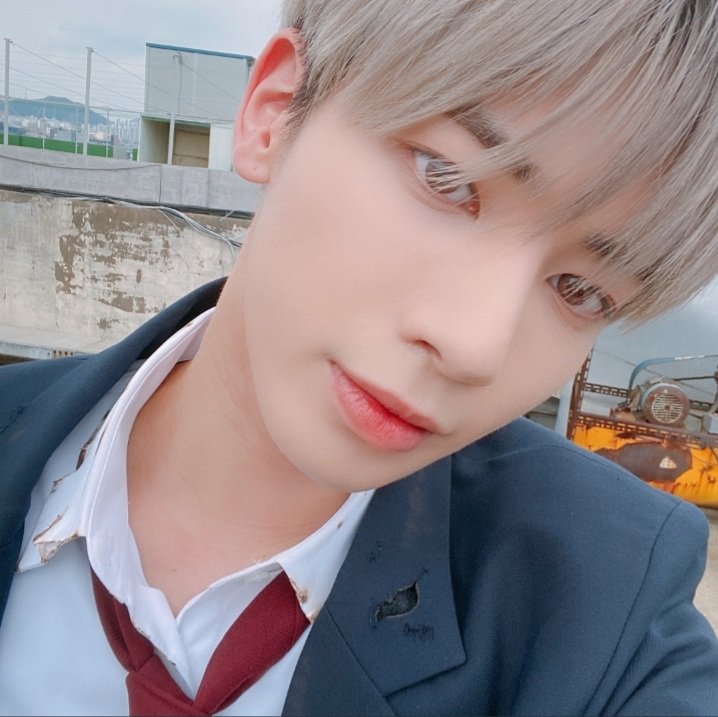 553tyuns's tweet photo. taehyun wtf? https://t.co/bSkGH6t4as