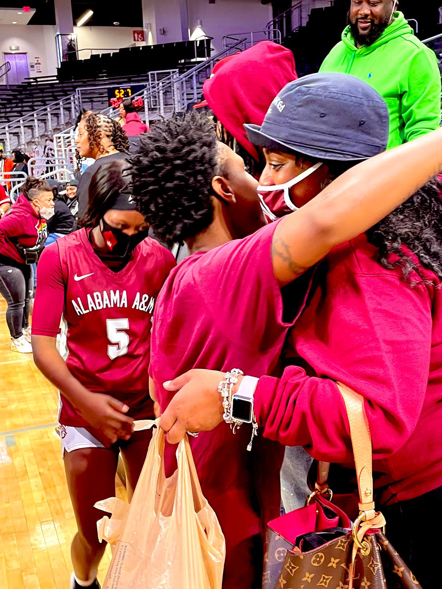 Would never miss the chance to see <a href="/darianburgin/">deter</a> run the floor.  Love her.  And her mamas <a href="/dee_burg/">Dee Burg</a>.  Such a fun night🐶<a href="/mcconn_sophia/">Sophia McConn</a>