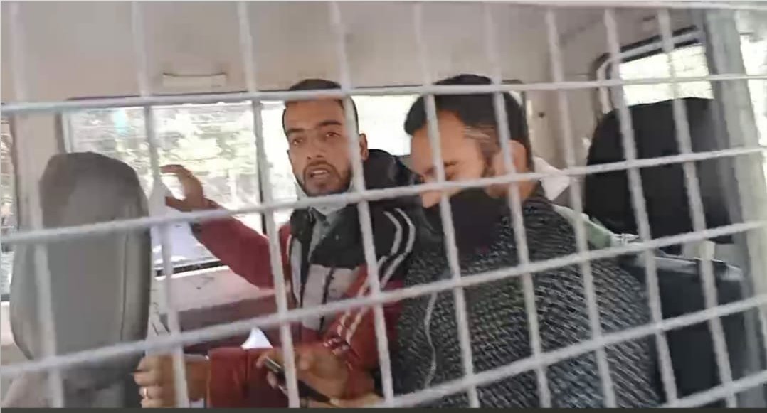 JammuState_'s tweet photo. During protest @AjaysinghSain13 (President)Youth Wing #IkkJuttJammu , Mukesh gupta (Treasurer), @MANIKSINGHJAMW1 (General Secretary), Youth wing were detained. https://t.co/asJCGMYZKR