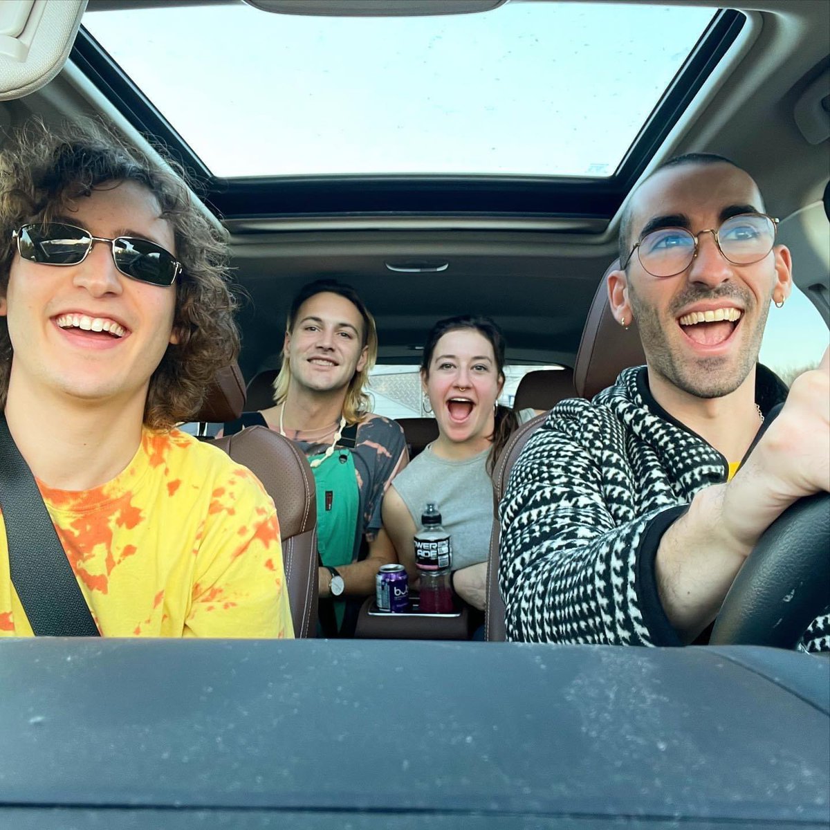 One more sleep…this one is TOMORROW NIGHT! <a href="/fleecemusics/">fleece (the band)</a> / <a href="/fanclubwallet/">Hannah</a> / <a href="/TheBrandyAlexs/">The Brandy Alexanders</a> at Meteor / 9pm doors / $13 advanced / $15 doors 🎫😎

Got your tickets yet?….

eventbrite.ca/e/fleece-fancl…