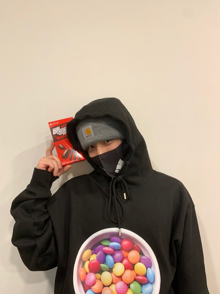 OmegaX_members's tweet photo. [#OX]

빼빼로 도둑

#OMEGA_X #오메가엑스 #XEN https://t.co/E964rk6TpV