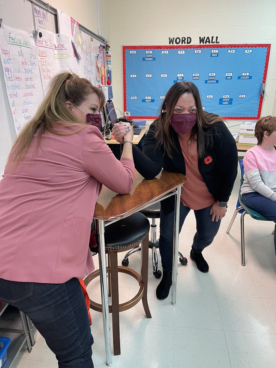 MsKlath's tweet photo. In Skills/VIP #SVIPIT, Wednesdays they wear pink…. and arm wrestle to see who gets to run an errand for the class. #luckytoworkwiththeseladies #friendlycompetition #workaholics #schoolisfun @DrClarkSchool #fmpsd https://t.co/dD317lPwE3