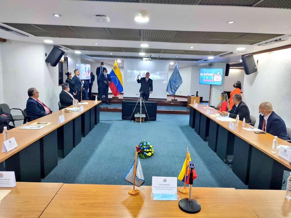 CGRVenezuela's tweet photo. #Noticia | De cara a las elecciones Regionales y Municipales de este #21Nov, el Contralor General de la República, Dr. Elvis Amoroso, dio inicio a la activación del Comité Nacional de la Contraloría General de la República en Defensa del Voto Soberano. https://t.co/L6GHaPtDvg