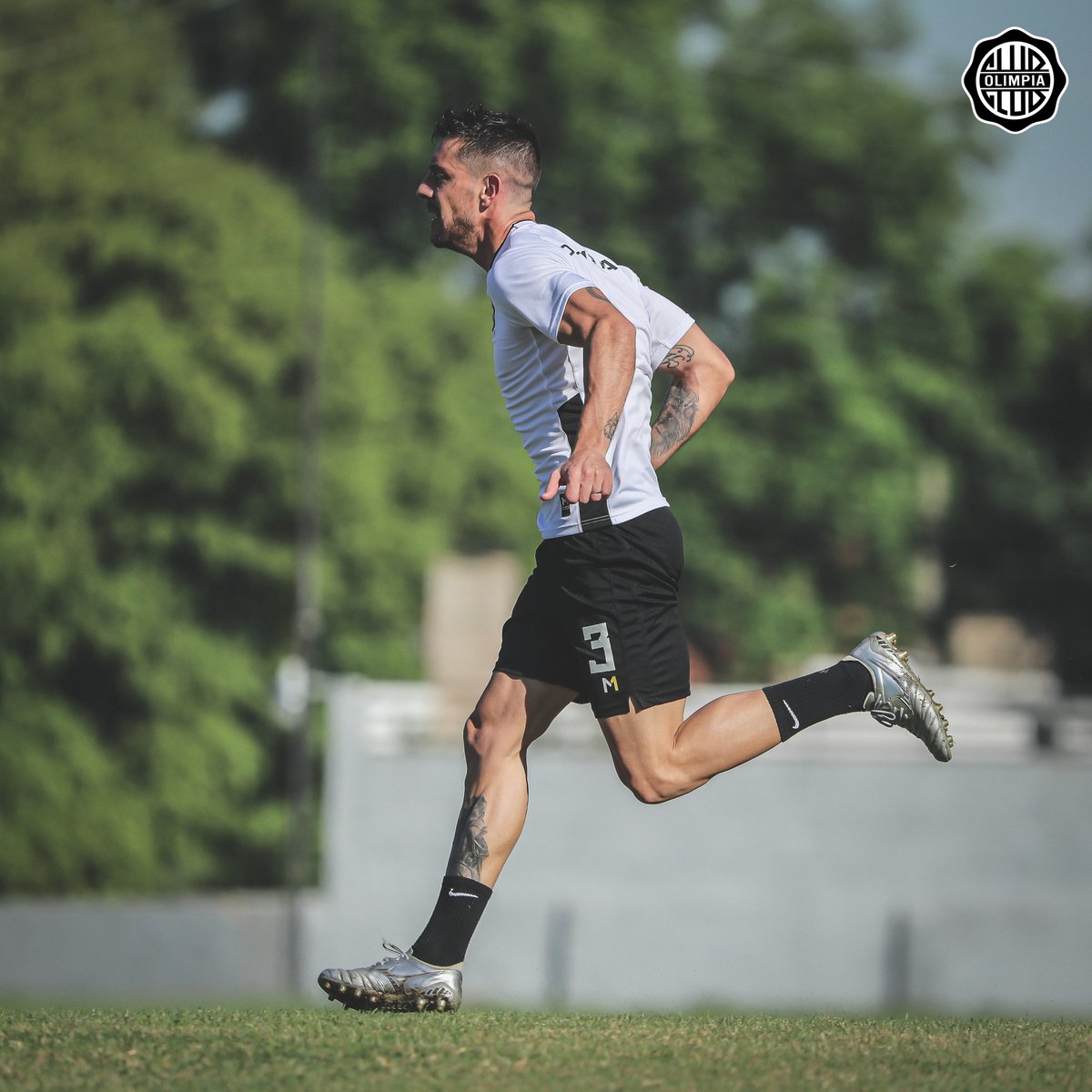 elClubOlimpia's tweet photo. ¡Con todo! ⚡

🔜 Proseguimos los trabajos con miras al compromiso del día domingo. ⚽️

#𝗡𝘂𝗲𝘀𝘁𝗿𝗼𝗖𝗹𝘂𝗯𝗡𝘂𝗲𝘀𝘁𝗿𝗮𝗘𝘀𝗲𝗻𝗰𝗶𝗮 ⚪⚫⚪ https://t.co/RN3ynyQkAp