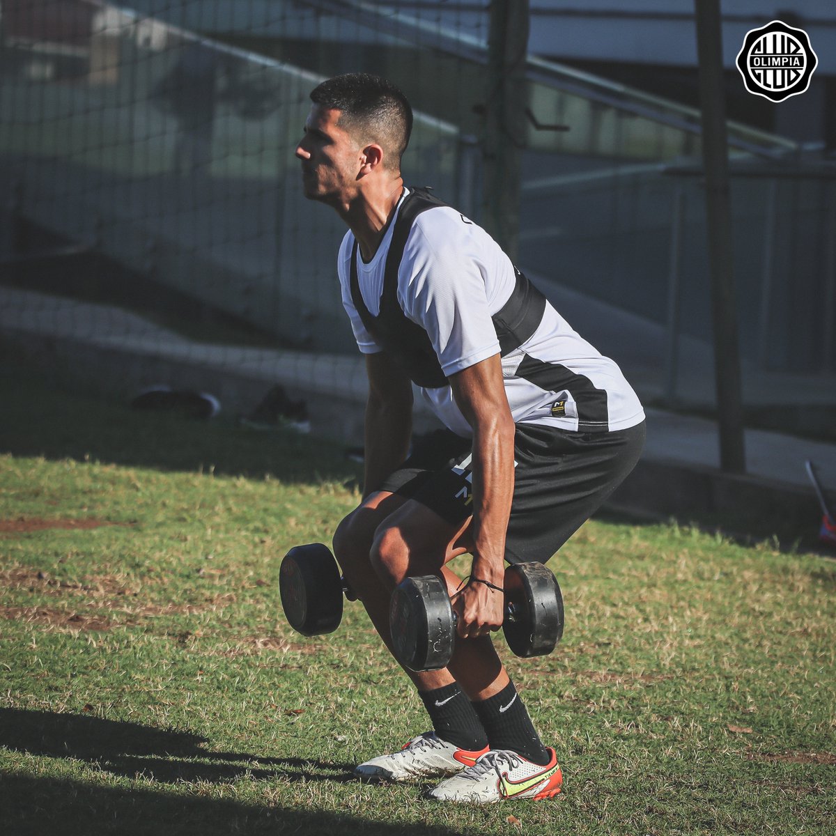 elClubOlimpia's tweet photo. ¡Con todo! ⚡

🔜 Proseguimos los trabajos con miras al compromiso del día domingo. ⚽️

#𝗡𝘂𝗲𝘀𝘁𝗿𝗼𝗖𝗹𝘂𝗯𝗡𝘂𝗲𝘀𝘁𝗿𝗮𝗘𝘀𝗲𝗻𝗰𝗶𝗮 ⚪⚫⚪ https://t.co/RN3ynyQkAp