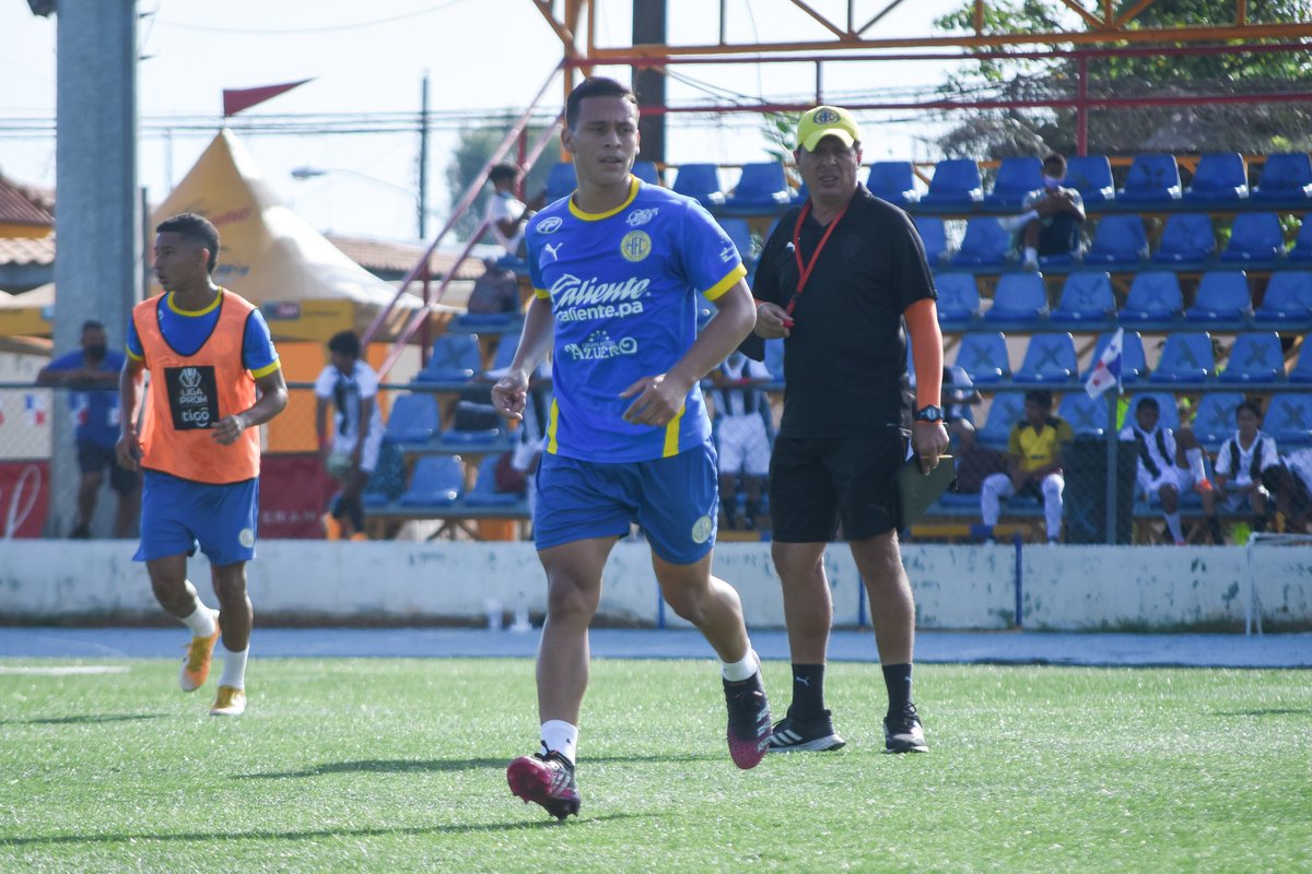 🤓Afinando detalles para el partido de mañana ante <a href="/MarioMendezFC1/">RayadosdeChiriquí</a> 💪🇺🇦

#LaBerraqueraEnPROM