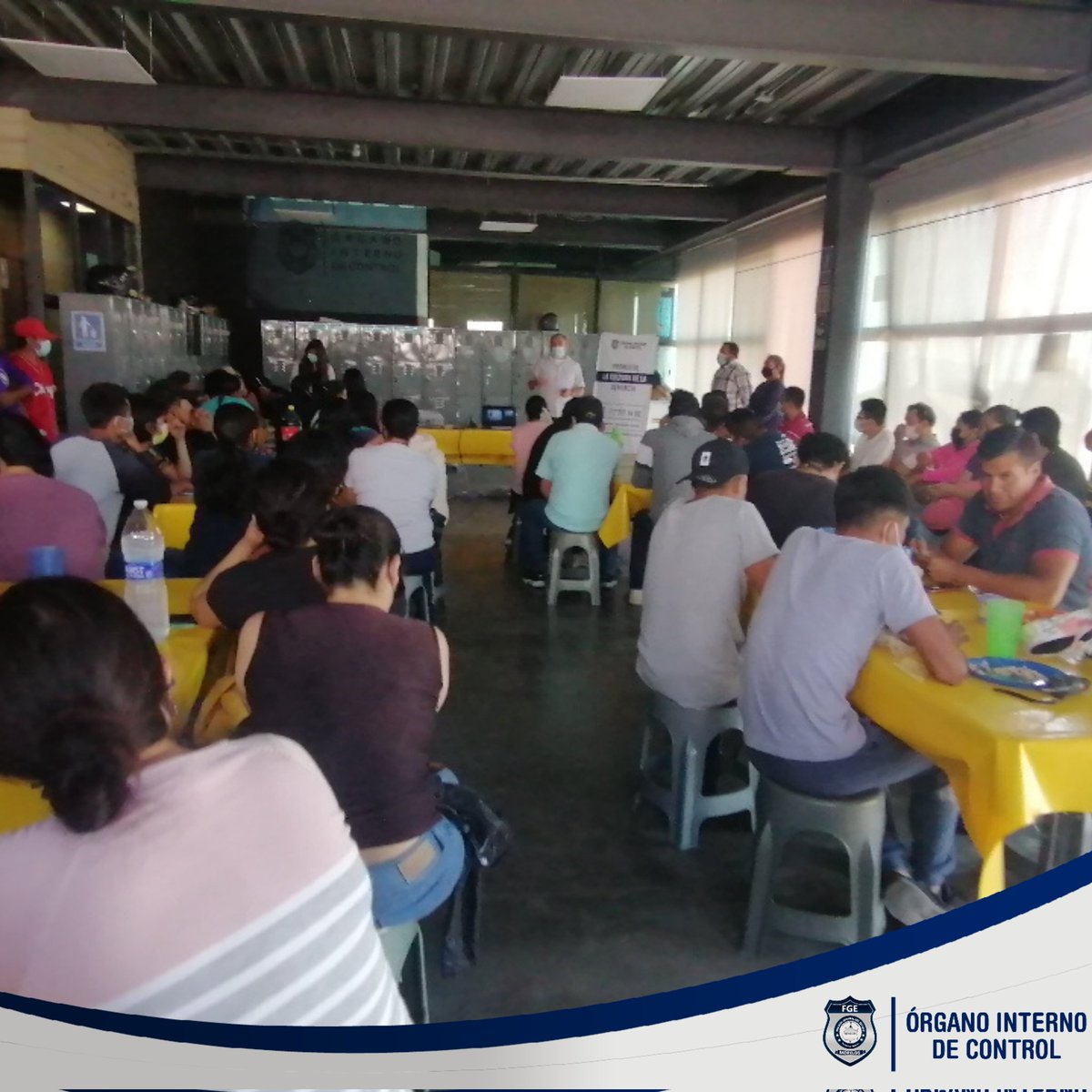 OIC_FiscaliaMor's tweet photo. 📌En seguimiento a la coordinación con @YecapixtlaMor, personal del #OIC de @Fiscalia_Mor capacitó a trabajadores de #Agroparque #Yecapixtla en materia del uso adecuado de los números de emergencia y prevención de la extorsión telefónica #OIC_CercaDeTi https://t.co/MdiToJNqcA