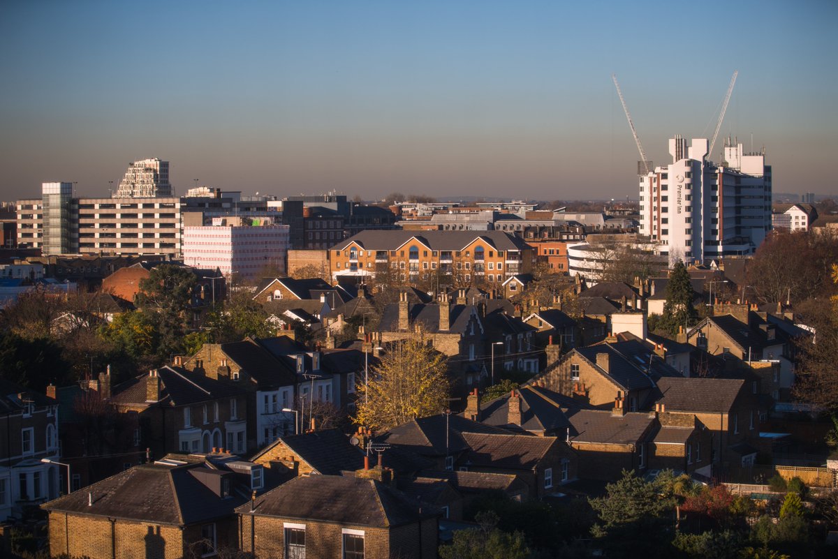 Over the last year, the University decided to strengthen its commitment to sustainability by launching a new Kingston University Sustainability plan, formulated by our staff, students, and the wider community - bit.ly/3ql4Go2. 2/3