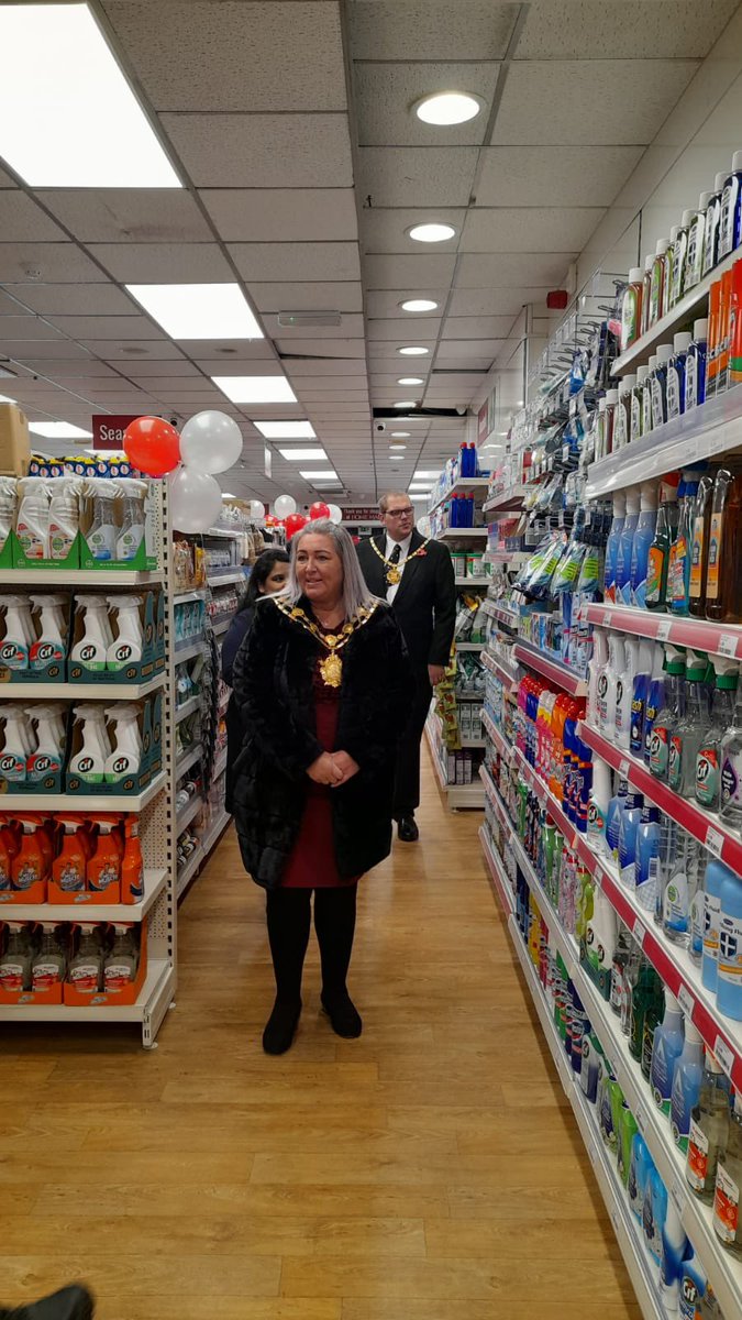 WakefieldMayor's tweet photo. Delighted to be able to officially open the new Home Mart store on the precinct in Wakefield today #wakefield #new #homemart #mayor https://t.co/cnuhiBibtb