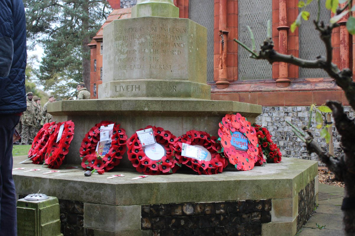 Lynn Grove pupils took active part in a moving Act of Remembrance at Gorleston Old Cemetery today. Thank you to Rev. Matthew Price of @churchonthemag for inviting us.