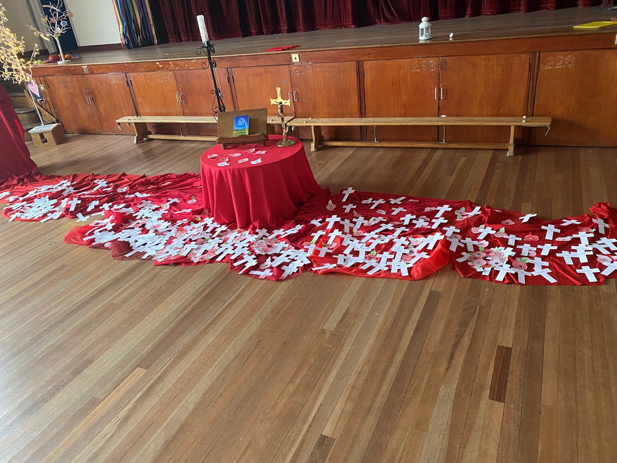 philip_bede's tweet photo. Remembrance Day 11th November 2021
All children attended a remembrance day assembly today.  The names on the crosses are from the war memorials in Mansfield. #stphilipneri #RemembranceDay2021 https://t.co/F3ozUSGGt9