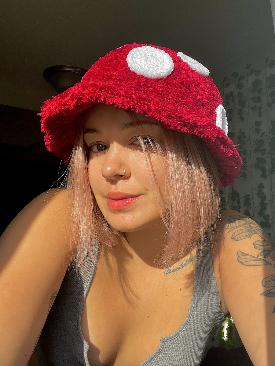 amthystart's tweet photo. fluffy mushroom bucket hat✨ https://t.co/zDg22kVoXq