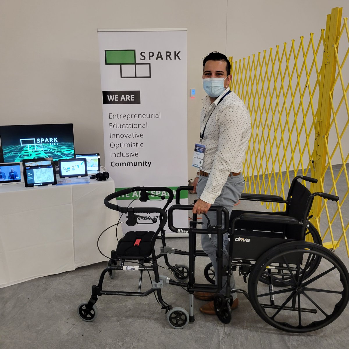 AGEWELL_NCE's tweet photo. Daniel Bordenave, CEO/founder of a #startup supported by AGE-WELL, @bisepco, demos ARMM (Ambulation, Re-Training, Mobility, Mechanism) a first-of-its-kind portable transfer-ambulation hybrid device
#IFAConf2021 #AgeTech
3/4 https://t.co/g3Eydxs90O