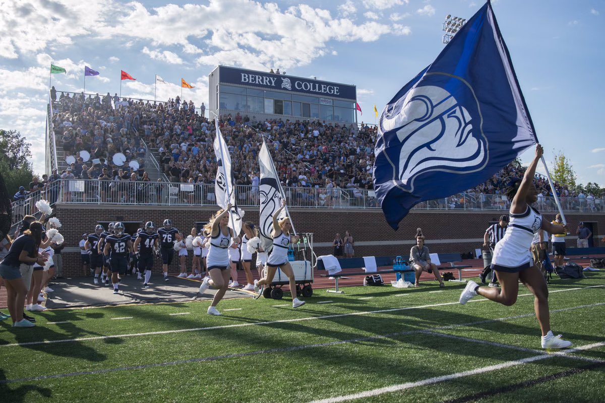 hunt_mcateer's tweet photo. Looking forward to visiting @BerryFootball this weekend! @BCCoachK @BCCoachSmith @ColinDuling @CavsRecruits @RecruitGeorgia 

#KeepClimbing https://t.co/Y55S9cTiGw