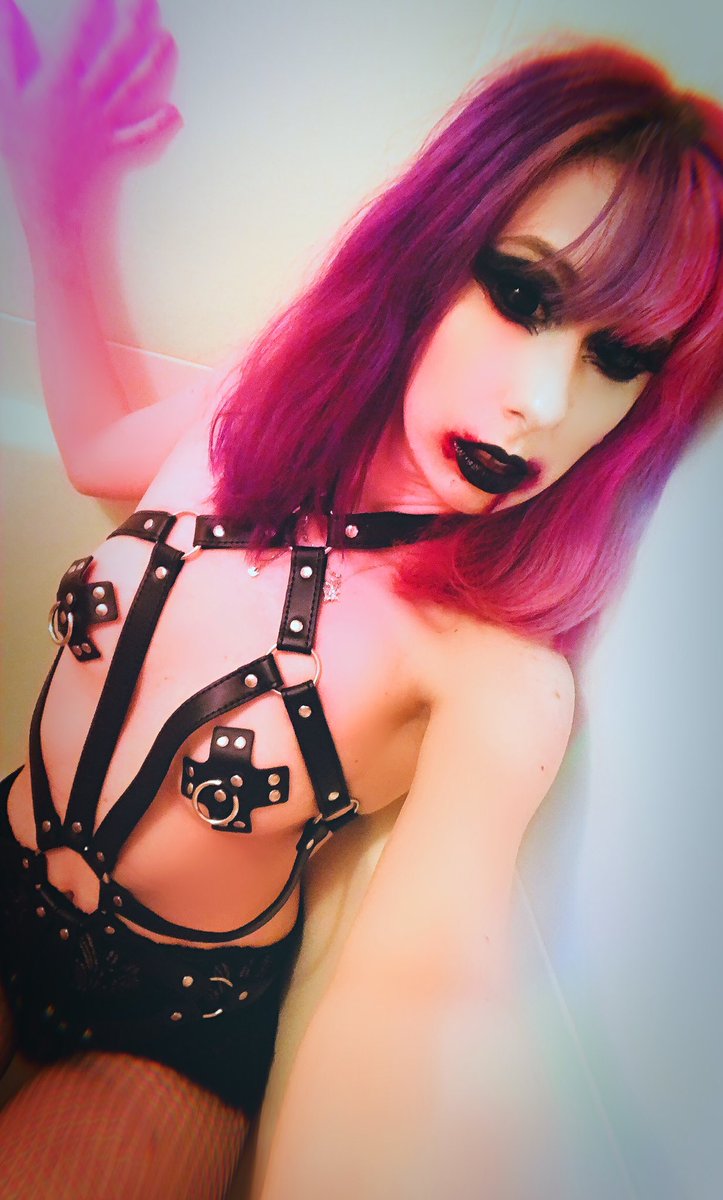 mymymiyuki's tweet photo. Sexy trauma… #goth #gothic #gothique #ゴス #sexylingeries #ゴススタイル #スタイル #東京 #日本 #フランス人 #modelgoth #dark #model #modele #photography #photographie #modelephoto #modeljapan #モデル #darkness #vkei #bdsmfetish #vampyre #darkart #rock #rockstyle #sexy https://t.co/hD6klRtN63