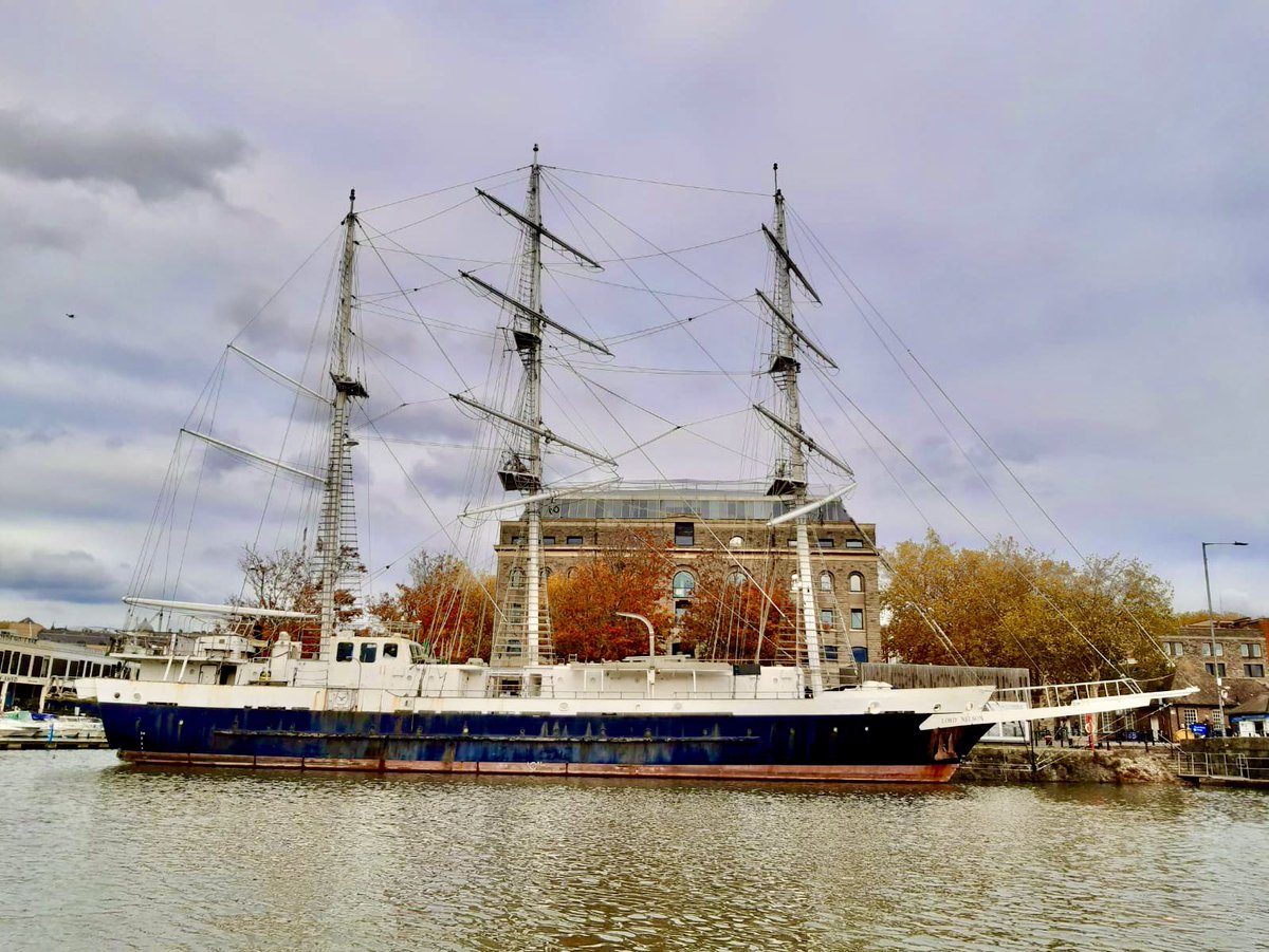 The Lord Nelson <a href="/JubileeSailing/">Jubilee Sailing Trust</a> moved this morning to Bush Corner, outside the @ArnolfiniArts with help from <a href="/bristolport/">Bristol Port</a> <a href="/BristolPilots/">Bristol Pilots </a> #lovebristolharbour #Bristolcitydocks #harbourhopes