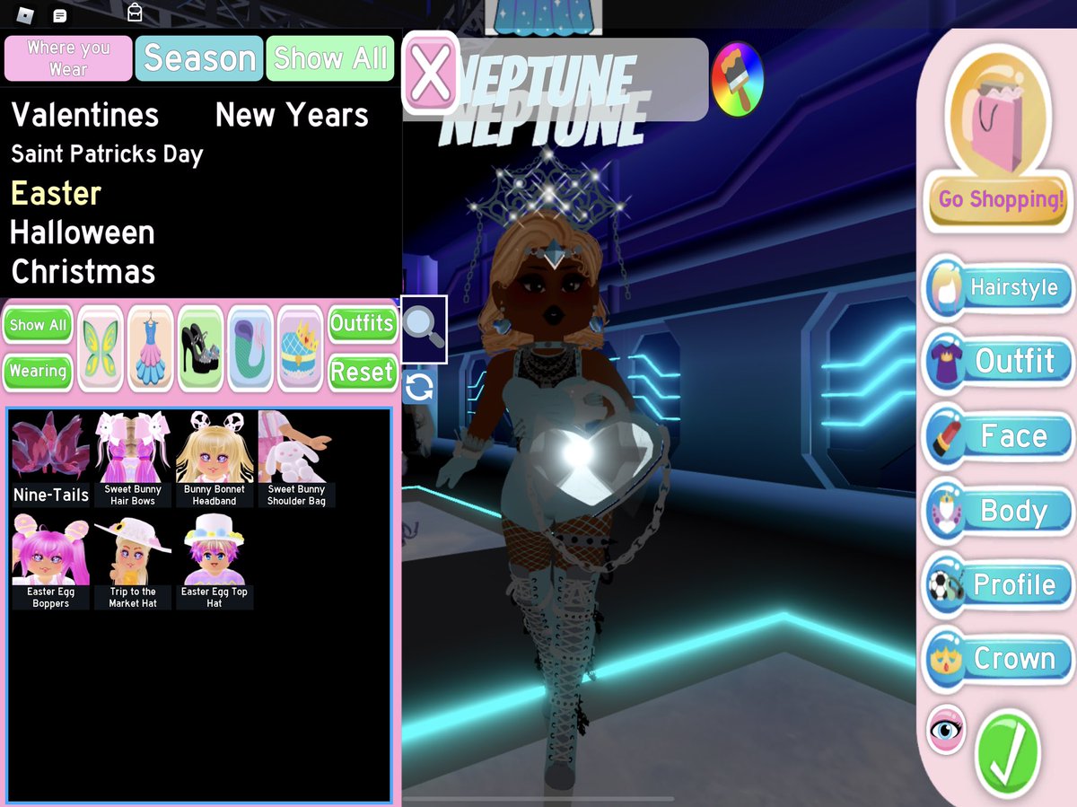 theneptune0's tweet photo. Trading all these items for diamonds or other items 
#royalehigh #royalehightrading https://t.co/iSecktfNj5