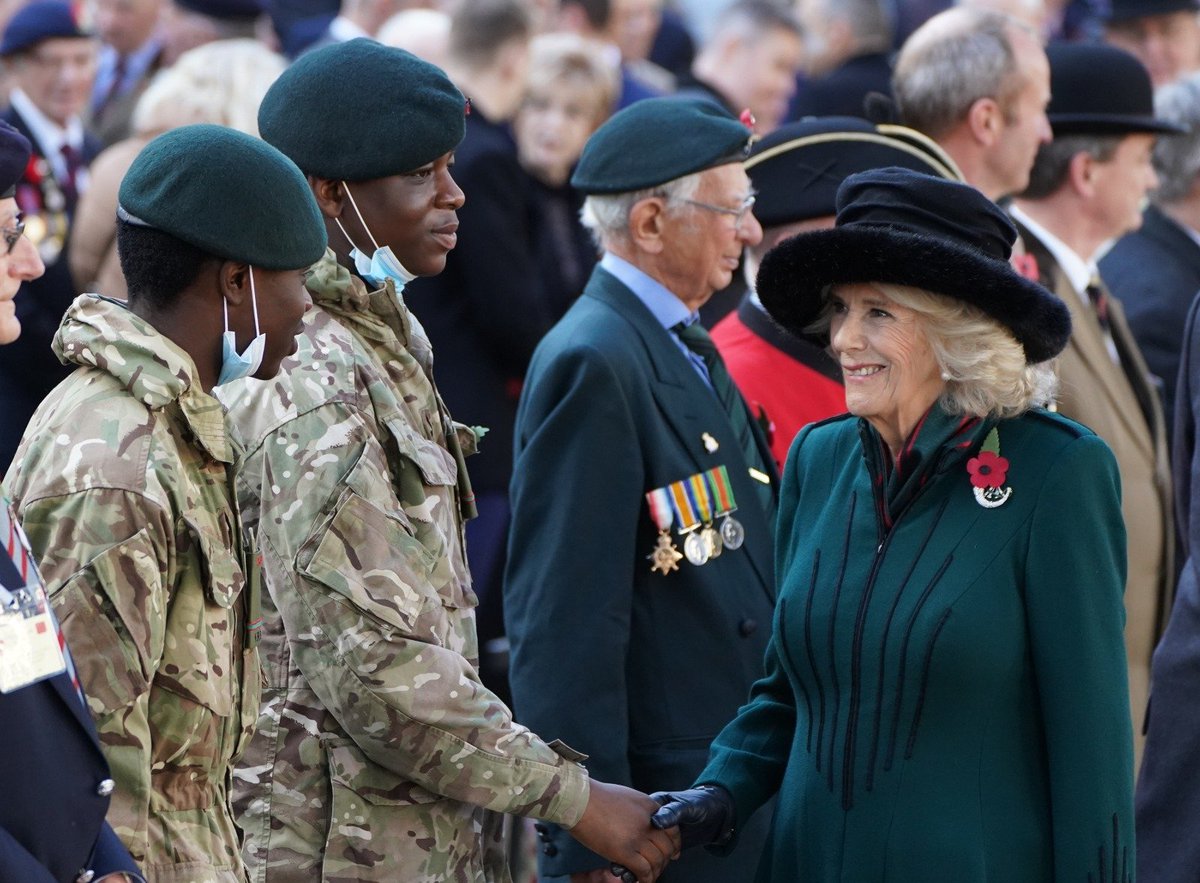 RoyalFamily's tweet photo. Today, #ArmisticeDay, The Duchess of Cornwall attended the 93rd Field of Remembrance at @WAbbey. 

Organised by @PoppyFactory, of which Her Royal Highness is Patron, The Field of Remembrance commemorates those who have lost their life in conflict.

#RemembranceDay2021 https://t.co/CcRIUMErPE