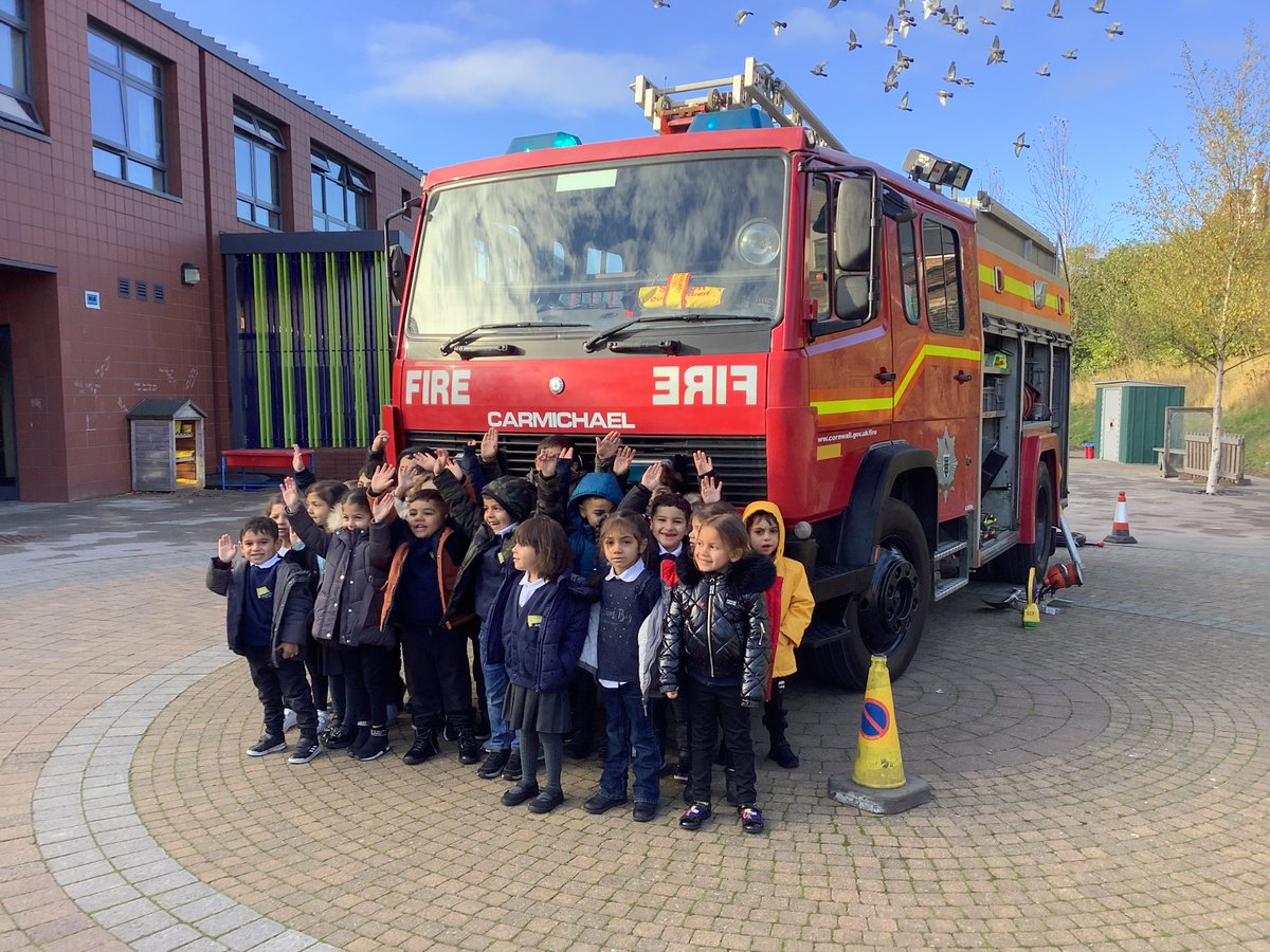OasisFirVale's tweet photo. Reception got to experience a fire engine as part of our topic.
They really enjoyed exploring the fire engine and enjoyed trying on the clothes!
Future fire fighters in the making! 🔥🚒👩🚒🧯#oafv @johnoasismurphy @OasisAcademies https://t.co/9RVRhZ340V