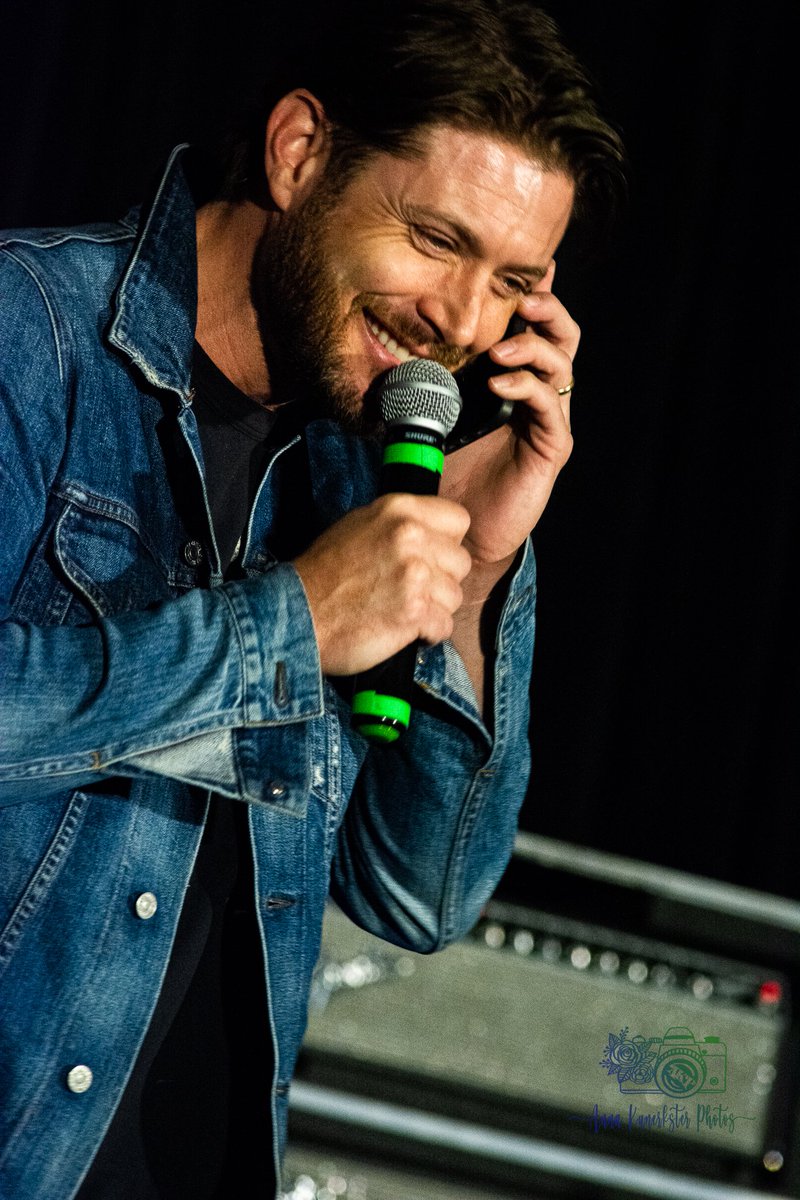 acklesism's tweet photo. @acklestroz here's some good pics from the latest con<3 https://t.co/cjtTk47EF4