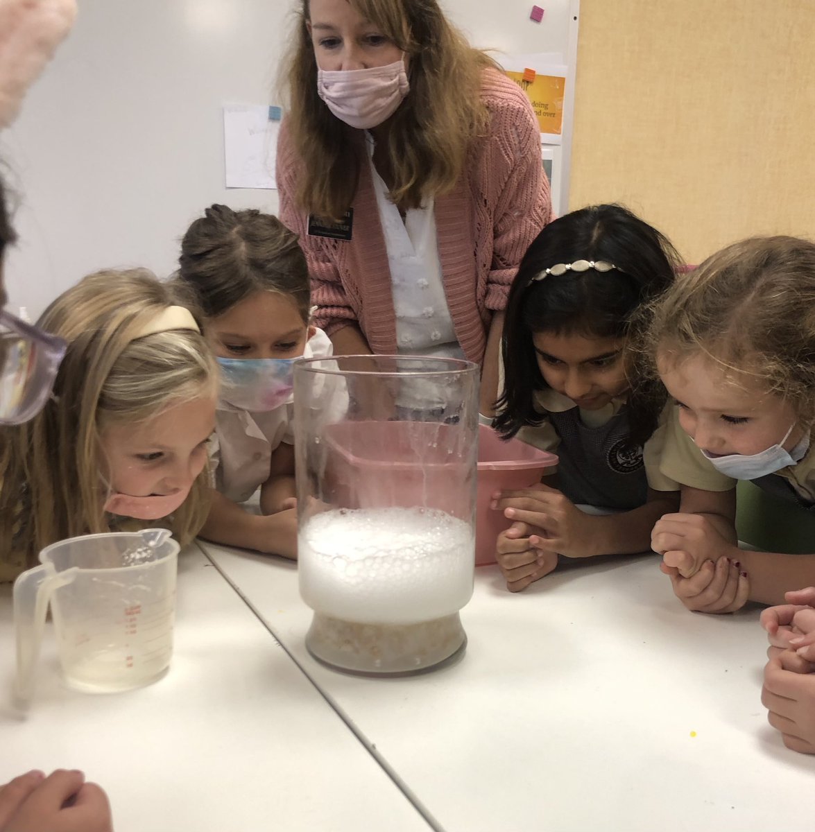 hutchisonls's tweet photo. Innovative thinking in first grade! #hutchisonstrong https://t.co/LbRrtjenAa