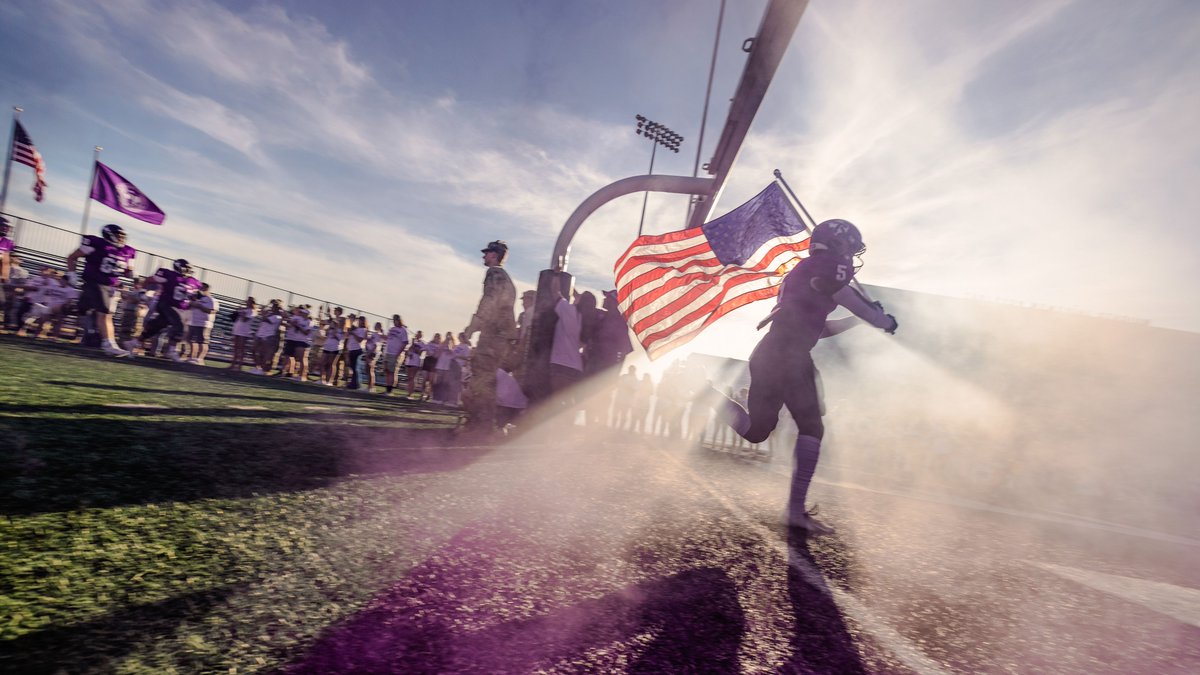 TarletonState's tweet photo. Thank you, veterans, for your sacrifice, your bravery, and your service. 

Today, and every day, we honor all who have served our country. 🇺🇸 #VeteransDay https://t.co/ldEhOxOlwX