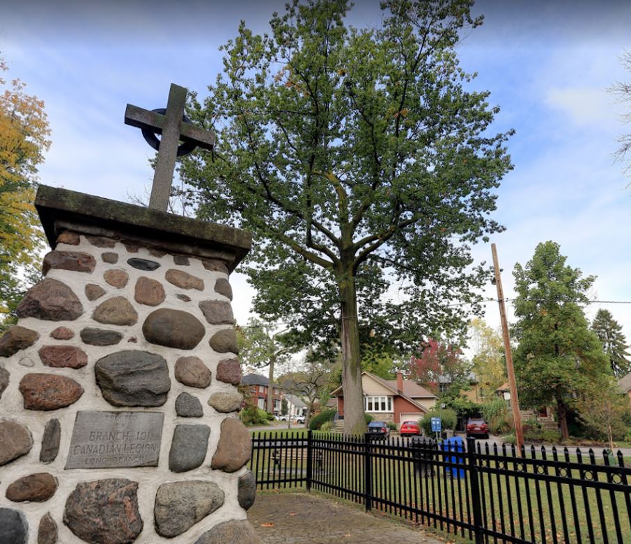 LongBranchNA's tweet photo. Join Big Red (our 1st Official Heritage Tree) and others at the Long Branch cenotaph today originally built in 1933 in memory of the Long Branch residents who lost their lives in WW1 #CanadaRemembers #LongBranchRemembers https://t.co/YlihPKshBq