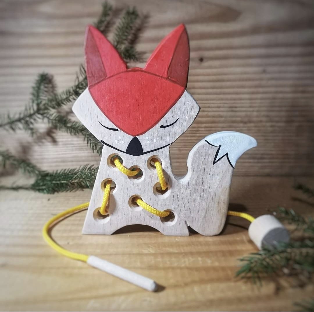 Awwwe. Kaka kul ideja! Če kdo išče novoletna darila z dušo, lokalne izdelave!

Primož npr. izdeluje čudovite lesene igrače (glej fotke)!

Adventni katalog je dosegljiv tu:
issuu.com/primoz5/docs/a…

Link do Primoževe fb trgovinice pa: 
domaceigrace.si