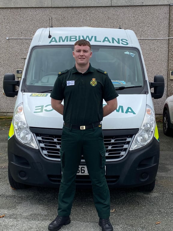 An amateur boxer has landed a knockout new job at the Welsh Ambulance Service. 

Heavyweight Jamie Jones, 23, is learning the ropes as an Ambulance Care Assistant for our non-emergency transport service – and we're recruiting 20 more!

Jamie's story 👉 bit.ly/3wPtwhb 🥊