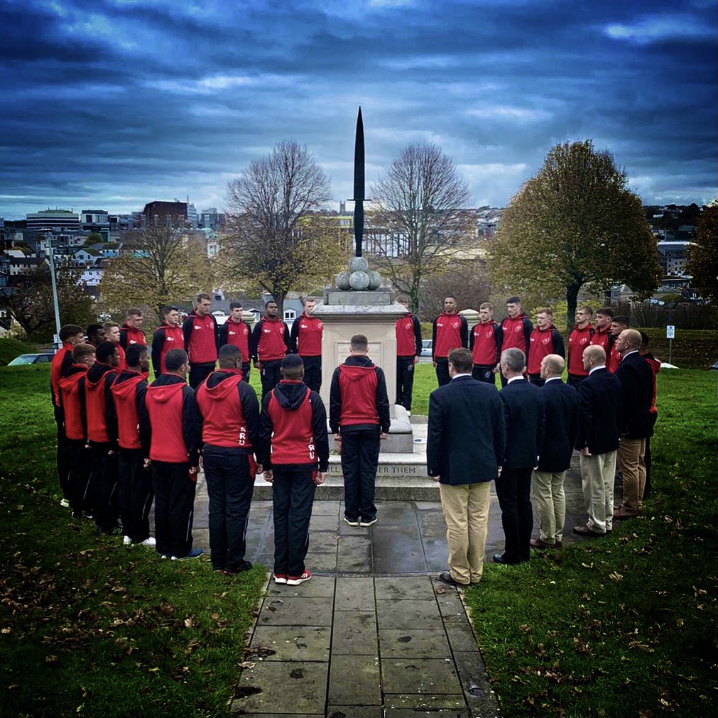 This morning the Army U23s players and management paid their respects at the Royal Citadel, 29 Cdo Regt RA to all those who have gone before and sacrificed their lives so that we may live ours. #wewillrememberthem | #lestweforget