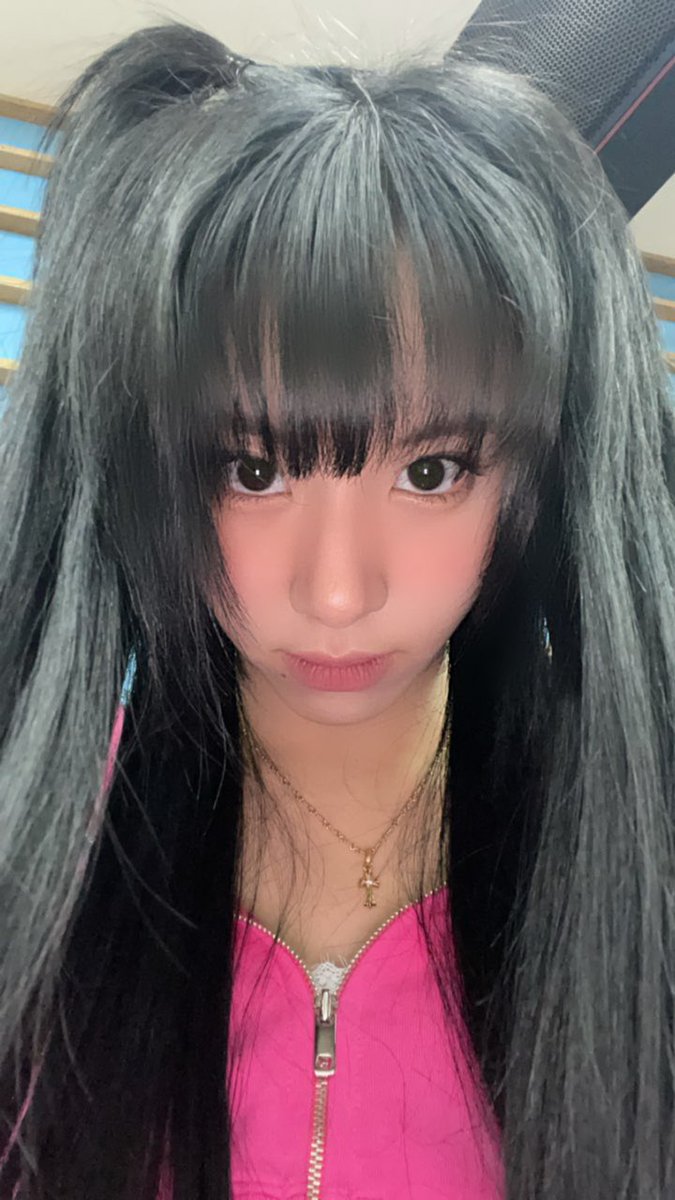 chaeypics's tweet photo. SON CHAEYOUNG! https://t.co/0H8DTmxasJ