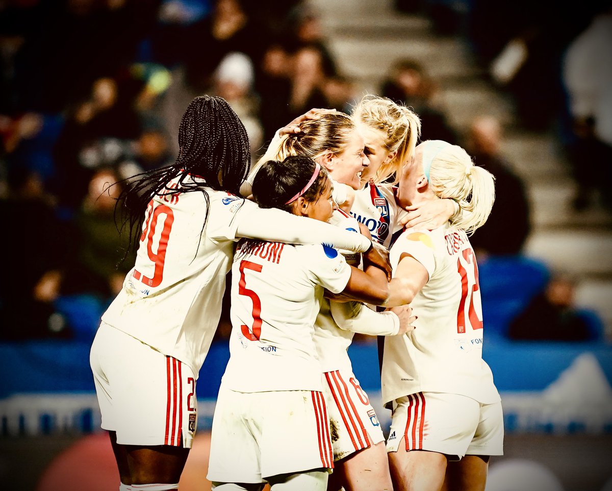 AMANDINΣ HΣNRY tweet media