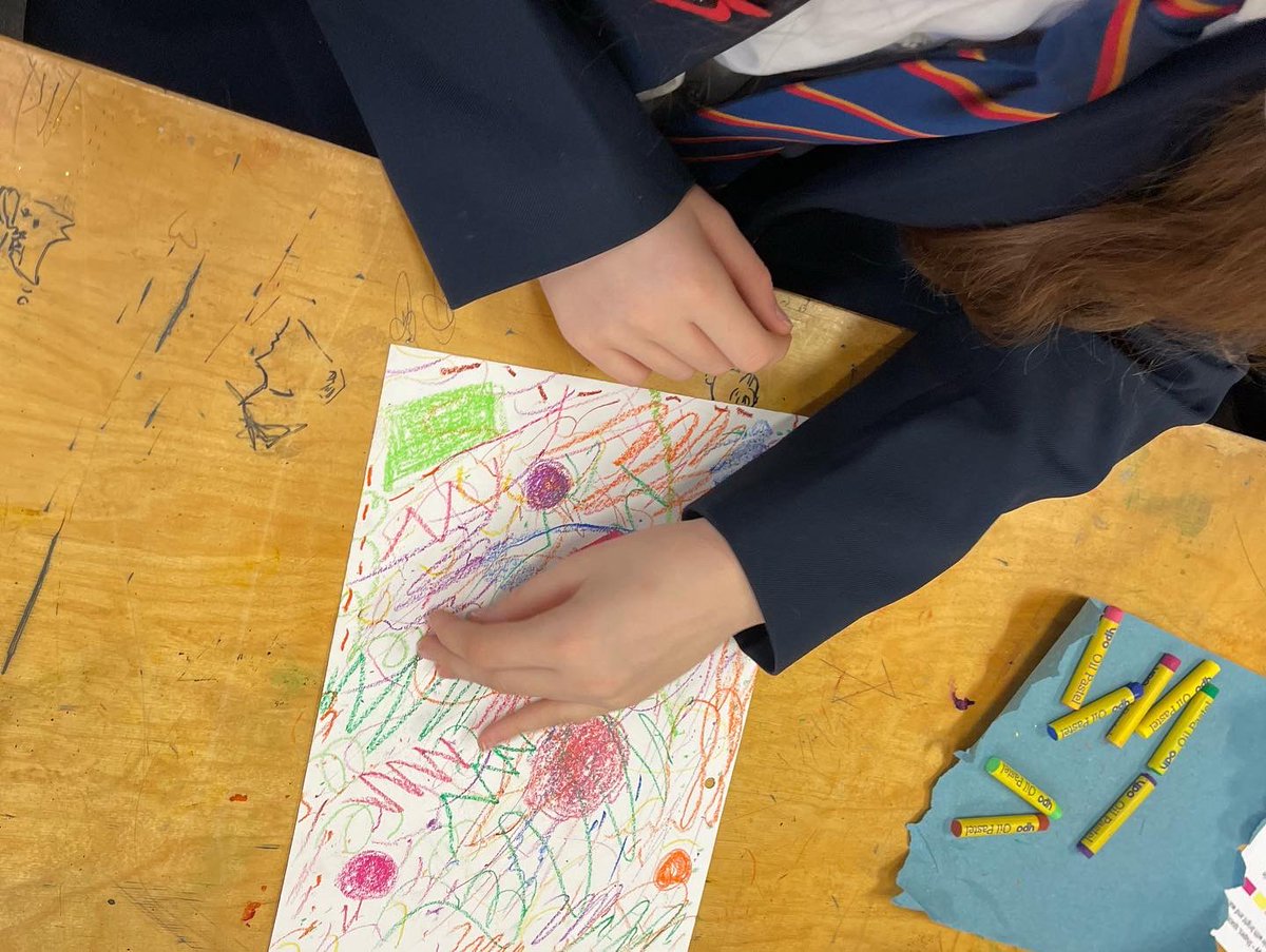 DerbyHighExArts's tweet photo. Collaboration within the Exp Arts - students in Art, inspired by Kandinsky, drawing emotion art of colours and shapes inspired by music they are listening to in lesson @Artsmarkaward #Artsmark20 #Inspiredtoachieve #Art #Music #Wellbeing #collaboration #MoodColours #ExpressiveArts https://t.co/4tyn1Vsd1U