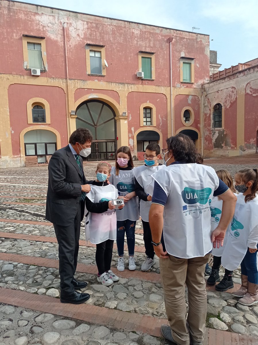 AirPortici's tweet photo. Air Heritage: a che punto siamo? 
la conferenza che illustra lo stato dell'arte del progetto. Insieme a noi molte scuole di #Portici https://t.co/KiGvJ9Fhhg