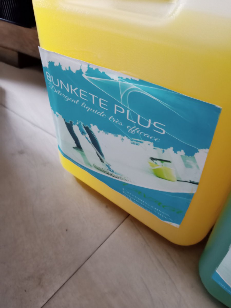 ChristianBOKO01's tweet photo. #BUNKETE_PLUS: Nouveau lot disponible.
#Prafum: soleil, Fruison, Synda et boutchoux.
#Coleur: jaune, verte, bleue.
#Tel: +243826761315
N.B: le parfum de ce détergent dure 48h.
Passez vos commandes..
@AndyBemba
@central_sage
@DeniseNyakeru
@leParrainRDC
@KatangaCynthia
🇨🇩 https://t.co/dYBiBl3INH
