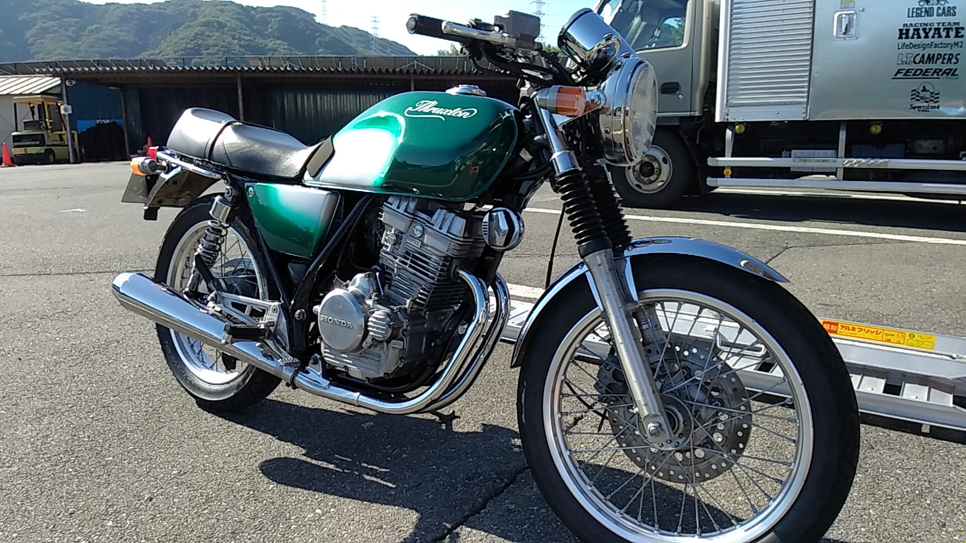 Rsc Kuri 無言でホンダをのせるとフォロワーが増えるらしい Gb250 クラブマン T Co Ervfkf48xb Twitter