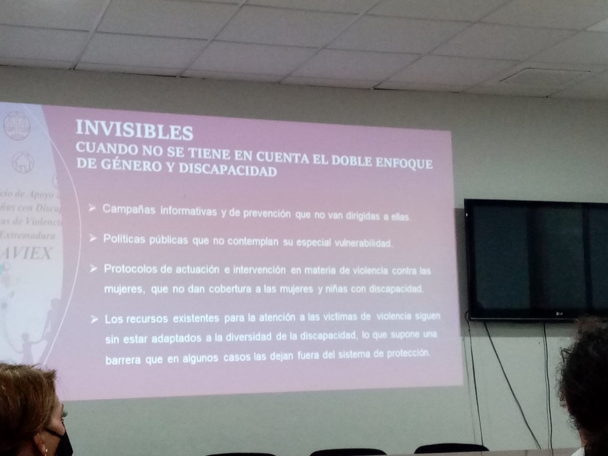 feafextremadura's tweet photo. Nuestras técnicos se encuentran hoy en la charla de presentación del Servicio Especializado #SAVIEX -Servicio de Apoyo a Mujeres y Niñas con Discapacidad Víctimas de Violencia de Género- llevado a cabo por @CERMIEx #discapacidad #ViolenciaGénero #SaludMental https://t.co/KxmnHBWzLG