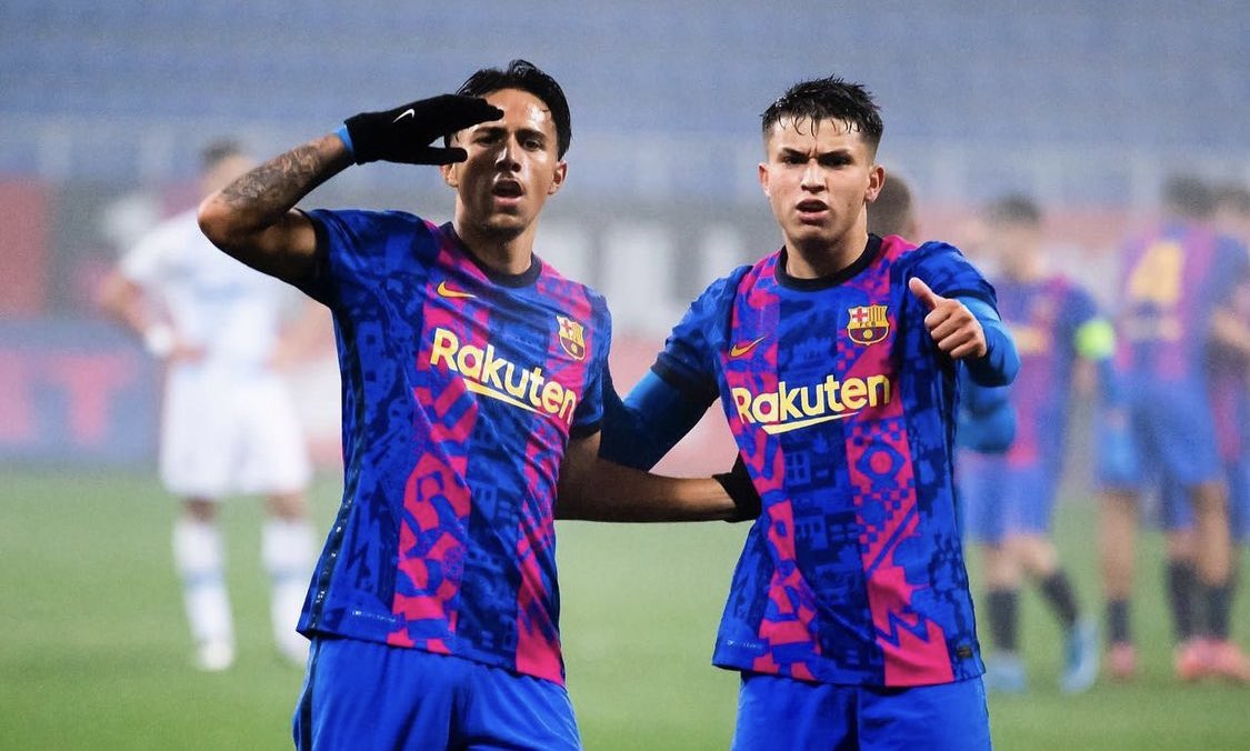 albert_roge's tweet photo. ⚠️🔵🔴 Xavi ha citado esta mañana a siete jugadores del Juvenil A para entrenar con el primer equipo. Los elegidos han sido Diego Almeida, Arnau Solà, Txus Alba, Aleix Garrido, Marc Casadó, Juanda y Estanis #fcblive https://t.co/2aZIpnoXaX