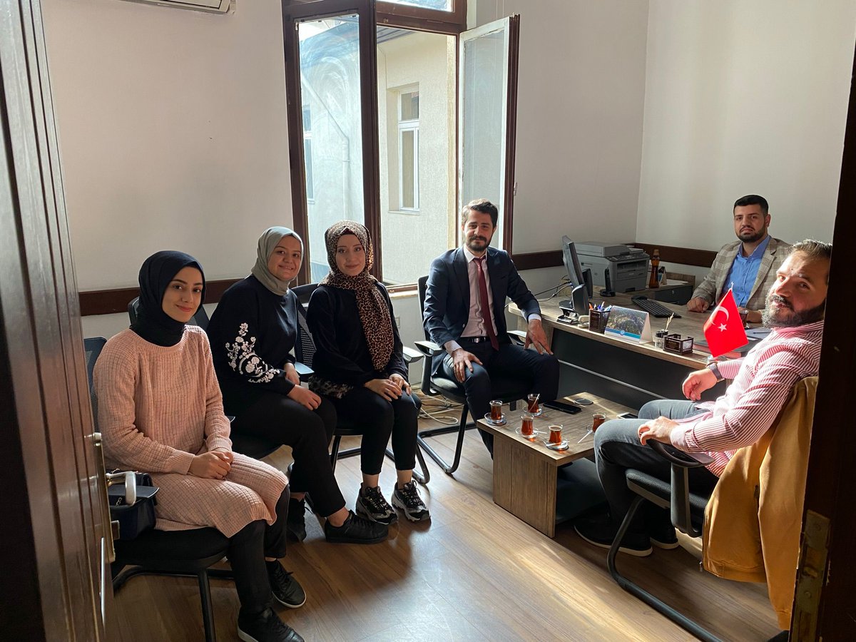Başkanımız Sn. Necdet YENİ ve Başkan Yardımcılarımız ile birlikte Teşkilat Başkan Yardımcımız Sn. Abdülhalim TOROMAN'ı işyerinde ziyaret ettik. Misafirperverliği için teşekkür ederiz.