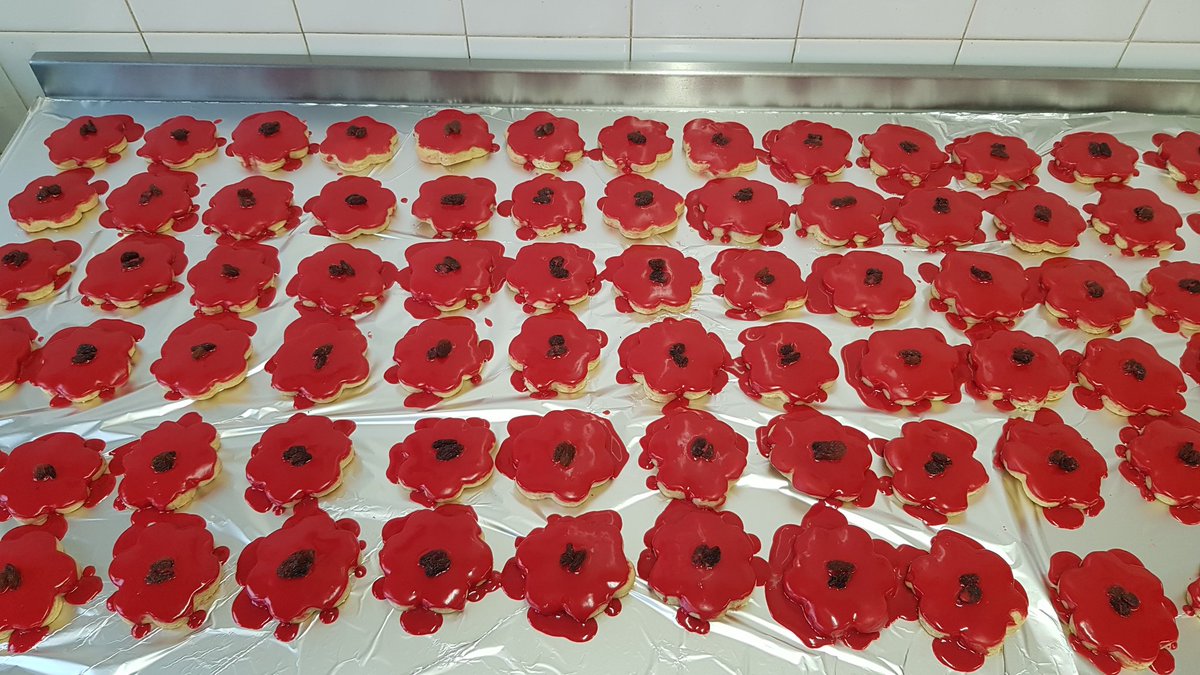 infantskitchen's tweet photo. Lest we forget... as we remember all those brave men and women on this special day. I hope the children will enjoy their poppy style cookie. https://t.co/52gezFqC8L