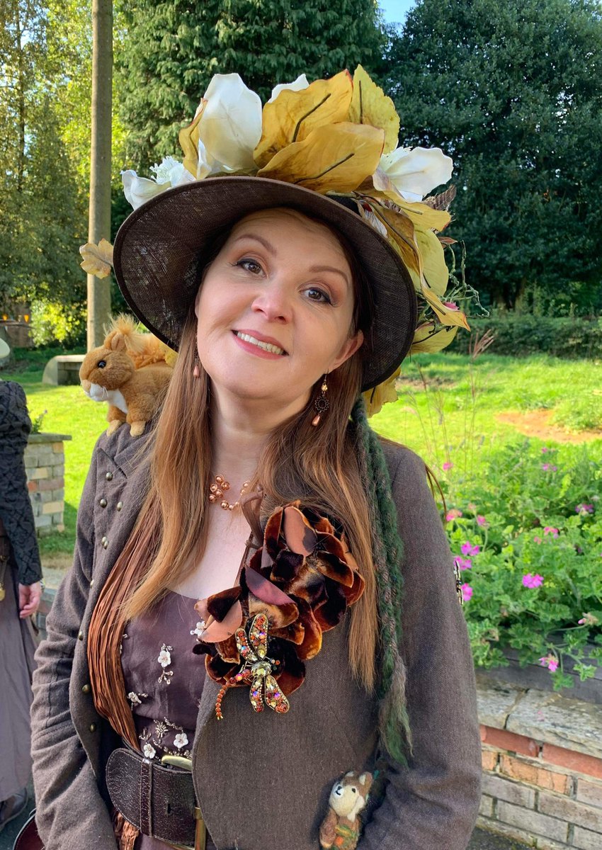 Hi there, I’m Caroline and I make one-of-a-kind head pieces for the alternative market. Purchases are made through my Facebook shop. I take commissions so if there is something you want, just message me. Let’s make something fabulous together! #gothichats #steampunk #alternative