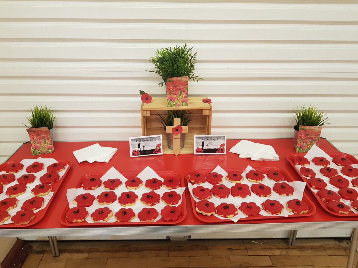 infantskitchen's tweet photo. Lest we forget... as we remember all those brave men and women on this special day. I hope the children will enjoy their poppy style cookie. https://t.co/52gezFqC8L