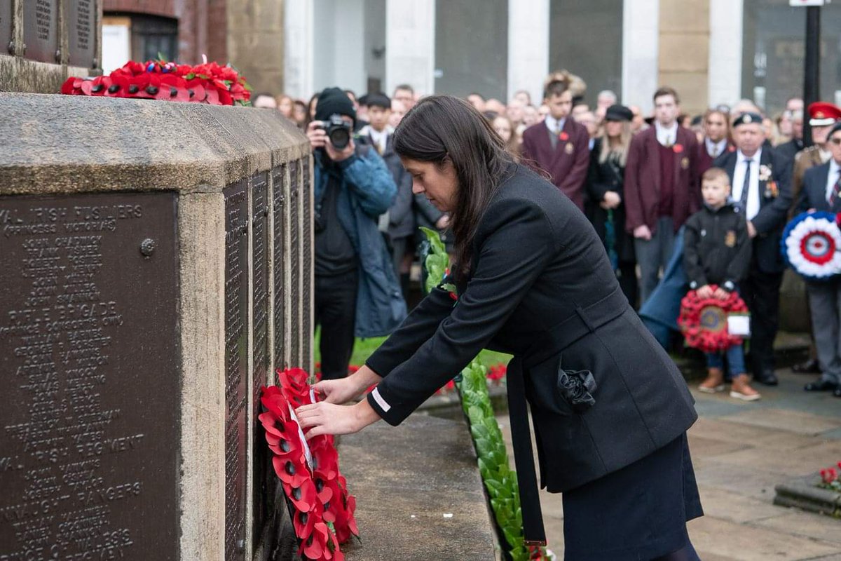 lisanandy's tweet photo. They gave their lives for our freedom. Today we remember the service and sacrifice of Armed Forces from Britain and the Commonwealth. We will remember them. #LestWeForget https://t.co/1v7BE3m3ff